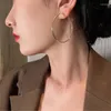 Pendientes de aro Moda de Corea del Sur Simple de alta calidad Anillo de oreja de acero de titanio liso Red Estrella roja con artefacto callejero Joyería de mujer