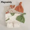 Frühling Herbst Baby Junge Mädchen Pyjamas Karotte Oneck BodysuitTshirtElastische Taille HosenCap geboren Hause Tragen Nachthemd E8357 240325