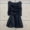 カジュアルドレス秋の女性服スラッシュネックパフスリーブスリムミニブラックドレスファッションジッパードレープイエローボールガウン