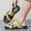 Sandalet erkek tatil ayakkabıları parlak moda terlik tasarımcısı altın patent lüks yaz slaytları ayna yürüyüş plaj ayakkabı