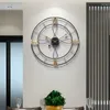 Horloges murales Grande horloge Design moderne Métal Rétro Accueil Intérieur Muet Montres de luxe Salon Décoration Reloj Pared