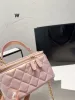 2024S Fashion Women uppgraderade CC Classic Crossbody Box Bag Axel Bags Designer Luxury Handväskor Nya lammskinn quiltade topphandtag Vanity Case Chain