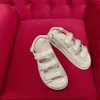 2024 Nuovi sandali firmati Pantofole piatte Scarpe estive da donna sexy in pelle Sandali di marca Pantofole da spiaggia Sandali casual da esterno
