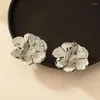 Boucles d'oreilles à clous pour femmes, bijoux modernes, doux tempérament coréen, fleur en métal, cadeaux de mariage, accessoires d'oreille exagérés, vente