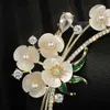 Stift broscher kändis stil skal plommon blommor elegant temperament bukett brosch blomma stift märke män och kvinnor klädtillbehör y240329