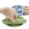 Tasses Vaisselle Ustensiles 8PCS Ensemble d'alimentation pour bébé Bol à ventouse sans BPA Assiette amovible Manche en bois Cuillère Fourchette Bavoirs en silicone Vaisselle pour enfants 240329