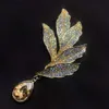 Pins Brooches Newly Designed Vintage Elegant Golden Leaf Pin Luxury Rhinestone Gown Art Deco Large Brooch Jewelry Accessories Y240329