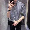 Koszulki męskie ubrania na pół rękawie męski top do biurowej koszuli i bluzki w paski w paski Casual Cotton Korean Style z przyciskiem kołnierza I