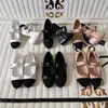 Designer New Retro Little Fragrance Mary Jane Damenschuhe, schwarz, Modemarke, weiß, farblich passende Damen-Schnalle, Ballettschuhe, dicke High Heels, Pariser Plattform-Loafer