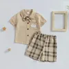 Kläderuppsättningar 2024 Summer Kids Baby Boys Shorts Set Fashio Short Sleeve Turn-Down Collar Shirt With Plaid och Bowtie 3PCS Suit