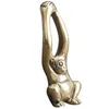 Dekorativa figurer kinesisk stil mässing proboscis apa guld dekor gibbon skulptur vintage dekoration