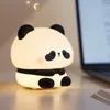 Luci notturne Lampada per bambini a tema animale Forma di panda del fumetto con regolazione della luminosità a tre marce per la cameretta dei bambini Impermeabile