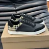 Klassisk lättvikt utanför kontoret sneaker med Box Flat Sole Board Men Shoes Leather Coffee Black Superstar Designer Luxury Scarpe Floor Lace-Up