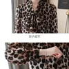 Blusas femininas blusa feminina leopardo impressão chiffon camisa primavera outono com decote em v manga longa solto arco topo blusas mujer de moda