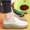 Casual Shoes Womans Loafers Platform Solid Color Round Toe Bekväm mjuk sula vulkaniserad för kvinnor mode skorfjäder höst pu