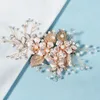 Charmiga FRS Dolly Hairpins Wedding Accores för kvinnor Pearls Hair Combs Hair for Bridal Headwear Bijoux Cheveux Mariage O8K6#