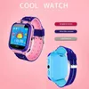 Armbandsur Kids Smart Watch SOS Smartwatch Voice Call GPS Location Photo Waterproof HD Pekskärm Kamera Watch Gift For Boys Girls 24329