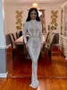 Kim Kardashian Silver Celebrity Dress Kim Kardashian Sheath Celebrity Dess Kvinnor Tyg Hög hals Vita pärlor Kristaller Kylie Jenner Kendal Jenner Evening Dress