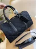 2024 Designer Bag Waterproof Travel Bag Unisex Gym Bag mode Stora kapacitet resor boarding väska affärsresor duffel väska singel axel crossbody väska handväska