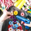 Flores decorativas 150 piezas pinzas para el cabello margaritas para manualidades cabezas de girasoles artificiales falsos mini cabezas