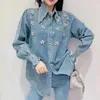 Kvinnors blusar chic kvinnor diamanter pärlor blommor denim strass jeans skjortor paljett cardigan crystal outwear borrning tops blusas