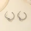 Hoopörhängen Personlig C-formad knuten metall för kvinnor Holiday Party ol Gift Fashion Jewelry Ear Accessories Be037