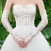 Pretty Wedding Banquet LG Gloves Floral Lace Applique Opera längd Fingerl Brudhandskar Bröllop Accories Mariage S6XZ#