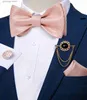 Bow Ties Dibane Mens Róż Solid Self Tie krawat Kieszonkowy Square Mankiety Mankiety Zestaw broszka na ślub Małżeństwo Małżeństwo Business Party Business Bowties Y240329