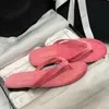 24SS Womens Thonghs Sandals 디자이너 벨벳 슬립 플립 플롭 슬립 슬리퍼 클래식 레이디 슬라이드 야외 해변 신발 검은 복숭아 회색 레저 신발 먼지 가방