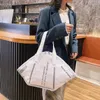 Sacs de rangement E8BD Fashion Casual Masque en forme de sac fourre-tout pour les femmes créatives toile haute capacité portable shopping sac à main épaule