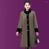 Pelliccia da donna 2024 Moda Autunno Inverno Giacca da donna Imitazione visone Cappotto in pile di media lunghezza Capispalla femminile di mezza età