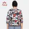 Camiseta de Astrid para mujer 2022 Top de seda Talla grande Ropa femenina Vintage Fi Anime Carto Estampado gráfico Blusas divertidas Tendencias G6XV #