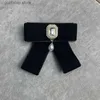 Bow Ties French Retro Velvet Bow Tie Elegant Temperament Professional Shirt Coat tröja Brosch Pin High-End Rhinestone Jewelry Gift Y240329