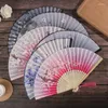 Decoratieve beeldjes Retro Chinese Zijde Bamboe Vouwventilator Bloemenschildering Hand Held Fans Dansfeest