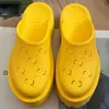 Дизайнер сандалий Slipper G Soft Sole Hole Shoes 2024 Summer Candy Color Internet Par