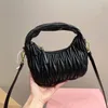 10a kadınlar dolaşan çantalar tasarımcı omuz çantaları deri crossbody çanta moda lüks çanta çantaları yarım ay çantası