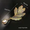 Pins Brooches Newly Designed Vintage Elegant Golden Leaf Pin Luxury Rhinestone Gown Art Deco Large Brooch Jewelry Accessories Y240329