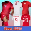 2024 Polonia Lewandowski Maglie da calcio uomini Kit Kit Polonia 2025 Zielinski Milik Zalewski Szymanski Shirt da calcio polacco Polen Uniform Boy 24 25 Pologne Bednarek