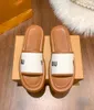 Slipare glider män kvinnor tofflor sommar glider London England Sandaler Beach Slide Ladies Flip Flops Loafers Home Plaid Pattern8235328