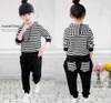 ビッグガールズ2pcsset springautumn boysgirls suits striped colitings sets children sports suits hoodie tops t sharts jacket with hat5086648