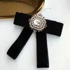 Bow Ties Womens Velvet Retro Square Rhinestone Bow Brooch Korean Fashion Academy Style Uniform Shirt Sweater Collar Flower Accessories Y240329