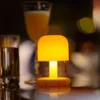 Nieuwe Mini Desktop Zonsondergang Lamp Creatieve USB Oplaadbare Paddestoel Stijl Led Nachtlampje Voor Koffiebar Home Decor Slaapkamer