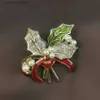 Pins broszki Nowy ręcznie robiony szkliwo malowany prezent świąteczny qrnaments Holly Leaf Pearl Brooch Y240329