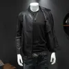 Chaqueta de cuero de imitación de cuero para hombre, chaqueta de cuero informal para hombre, versión coreana, chaqueta de cuero con volantes, chaqueta de coche con cuello levantado de avión a la moda 2023 240330