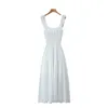 Casual Dresses Boho Inspired White Maxi Dress Cotton Brodery Hollow Out Summer Holiday Ruffled halsringning Chic Beach