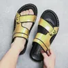 Sandalet erkek tatil ayakkabıları parlak moda terlik tasarımcısı altın patent lüks yaz slaytları ayna yürüyüş plaj ayakkabı