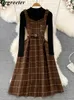 Hochwertige Herbst Winterwinterinnen -Pullover Overalls Kleides Sets lässige Stricktife Plaid Woll 2 -Stück Outfits Frauen 240323