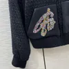 Mulheres 2022 Oversized Marca Tweed Jaqueta com Carta Beads Padrão Vintage Bomber Jackets Casaco Meninas Runway Designer Manga Longa Tops Curtos Outwear