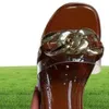 Chaussures habillées 2021 Plateforme d'été Plateforme extérieure de la plage de métal coins sandals sandals créateurs de mode Slippers décontractés tongs glisse8388909