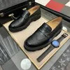 P260クラシック高品質のビジネスレザーシューズ部門の新しい靴アッパーイタリア牛革生地から輸入され、元のソールのために牛革の内側、サイズ：38〜44